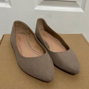 Old navy faux suede flats